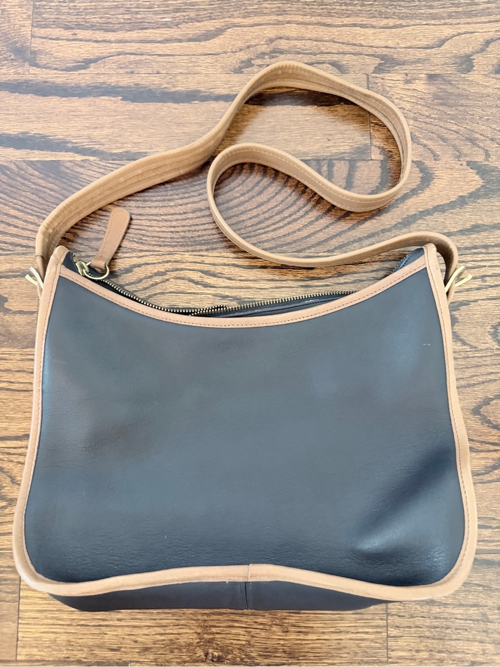 Vintage Coach 6855 Classic Hobo Spectator - Black/British Tan